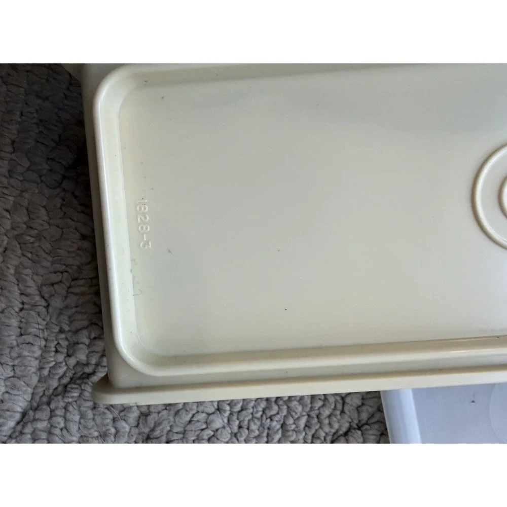 Vintage Tupperware Cheese Cracker Storage Container #1696-1 w/ Tray & Lid